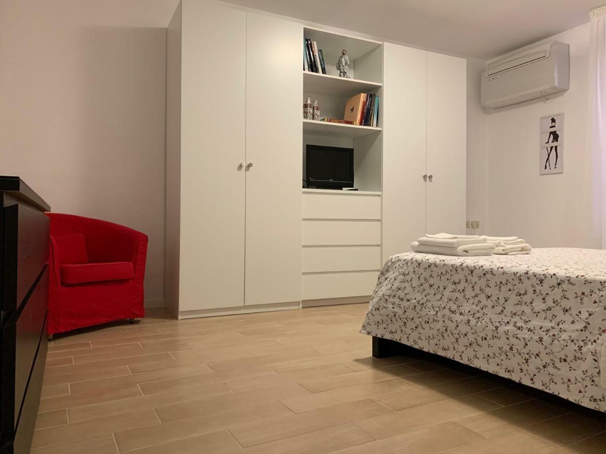 Temporary House Vicolo Colombina Appartement Bologna Buitenkant foto