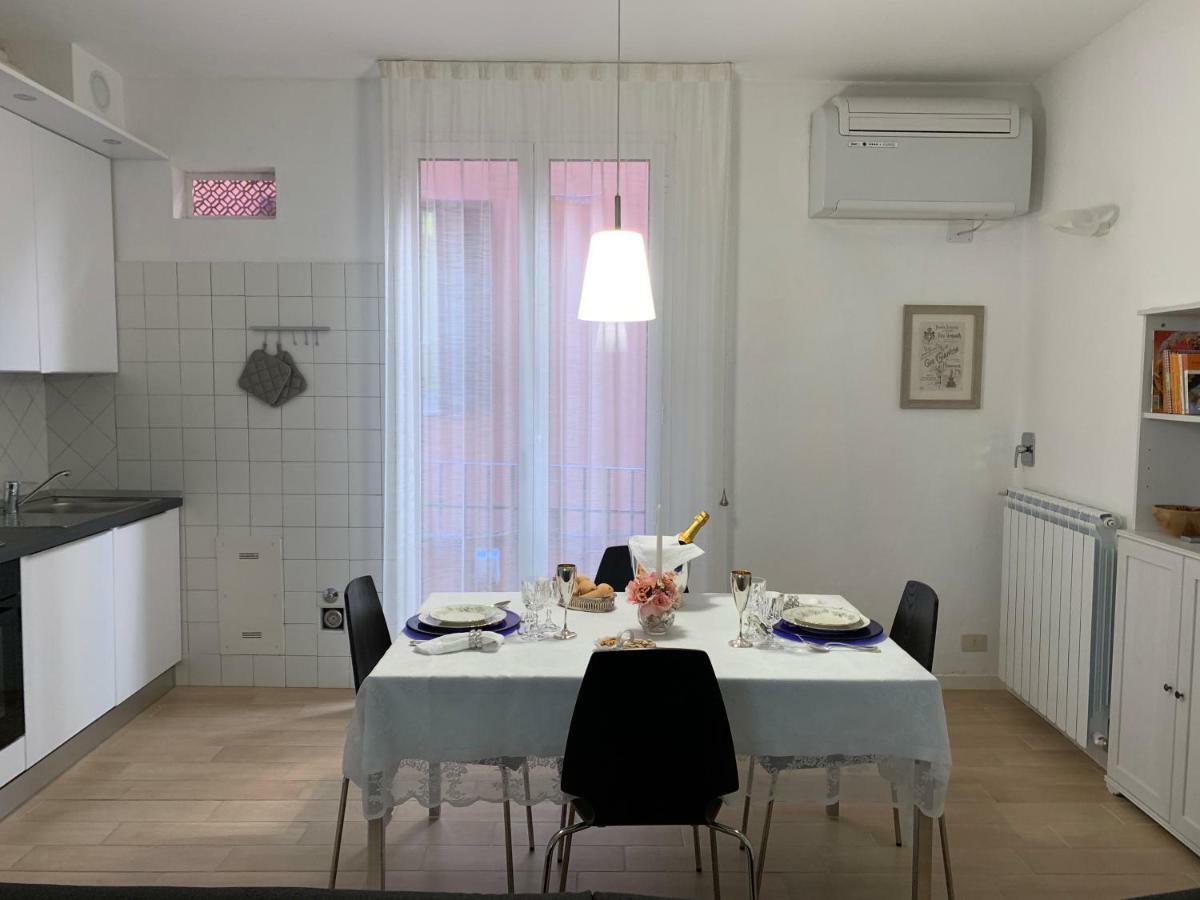 Temporary House Vicolo Colombina Appartement Bologna Buitenkant foto